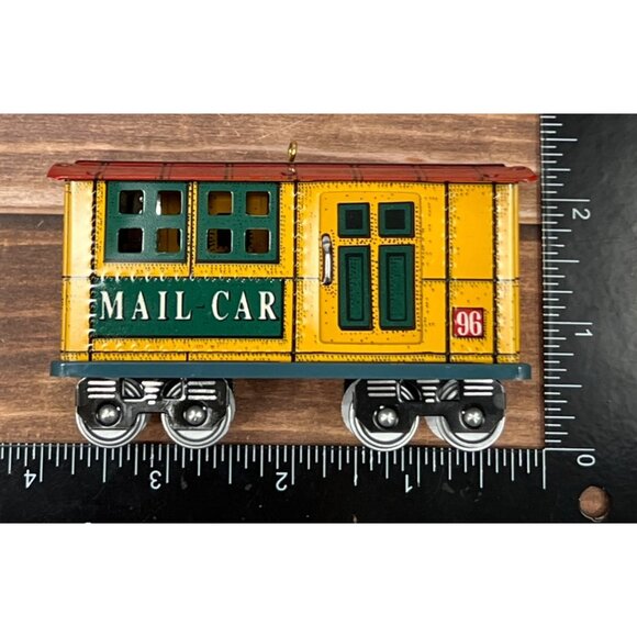 1996 HALLMARK KEEPSAKE ORNAMENT QX5011 YULETIDE CENTRAL MAIL CAR TIN - Picture 5 of 9
